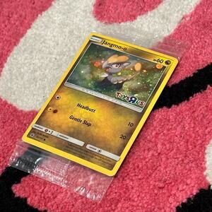 Jangmo-o Toys“R”Us 75 – Pokémon TCG Crimson Invasion Promo – Sealed